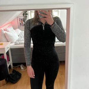 Träningstopp - Cool tränings tröja från Nike🖤🏃🏼‍♀️använd två gånger, köpare står för frakt 