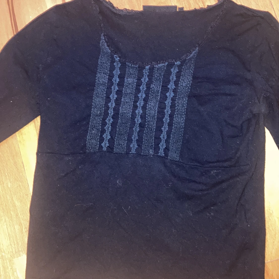 Svart topp med spets - 90