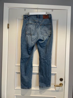 Jeans - Ett par blåa jeans från lager157 i storlek M. De är helt oanvända. Köptes för 299 men säljer för 80+ frakt