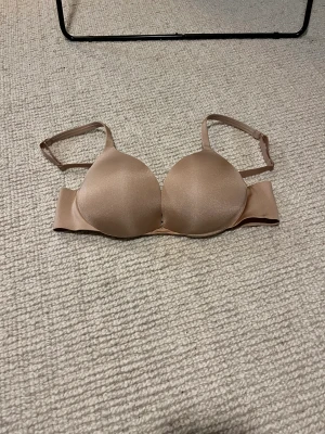 Skims Ultimate Bra - Skims Ultimate bra. Endast testad. 