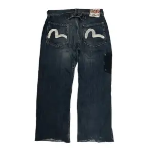 Ett par rare evisu jeans! Modell från 90 talet! Köpta på plick men i nyskick!