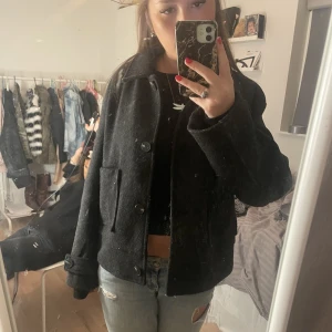 Kappa - Fin höstlig kappa från lager 157, str L men sitter fint oversize på mig med S💗🤗Lite nopprig 