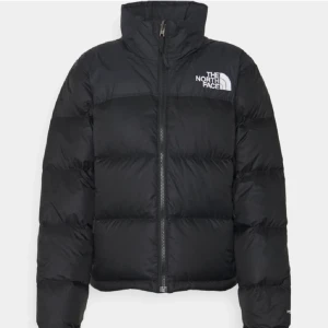 The north face jacka  - En jätte fin jacka som är i bra skick, har använt endast två gånger eftersom den är för stor för mig, jag kan sänka priset också  