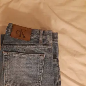 Vintage jeans i gott skick. Storlek 32/34. Kan häntas upp i Stockholm.