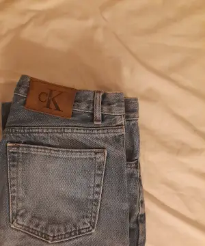 Vintage jeans i gott skick. Storlek 32/34. Kan häntas upp i Stockholm.