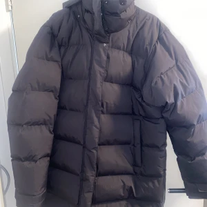 Helly Hansen jacka - Säljer åt min syster, använd ett fåtal gånger❣️