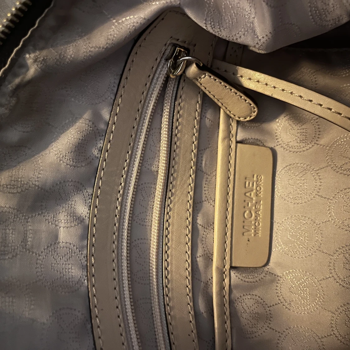 Michael Kors väska  - 90