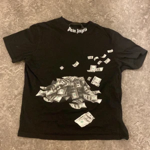 Palms Angels T-shirt  - Storlek s bra skick 