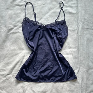 satin linne  - Mörkblå satin linne 