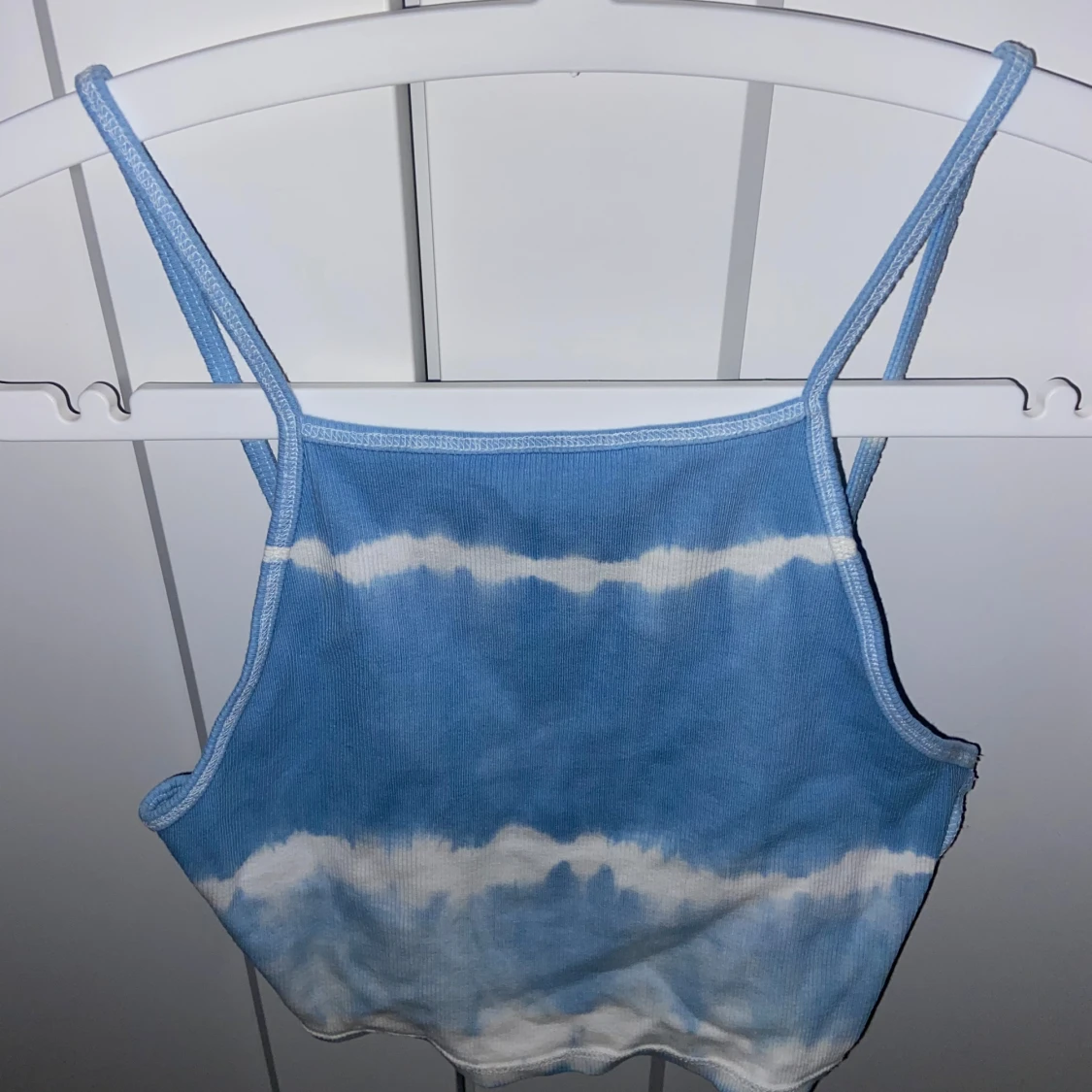 Blå och vit ribbad topp - 90