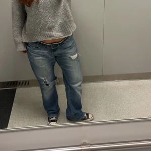 Lågmidjade jeans  - Ett par favoriter som inte används längre! Skitsnygga lågmidjade jeans, sitter skitsnyggt oversised😍