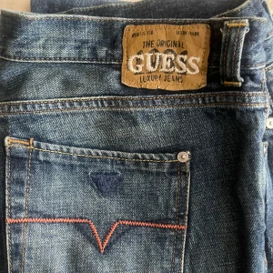 Guess jeans - Skitcoola lågmidjade guess jeans! Låg midja o utsvängda😍😍