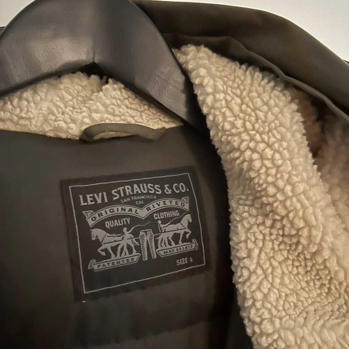 Levi’s Down Puffer Jacket - 90