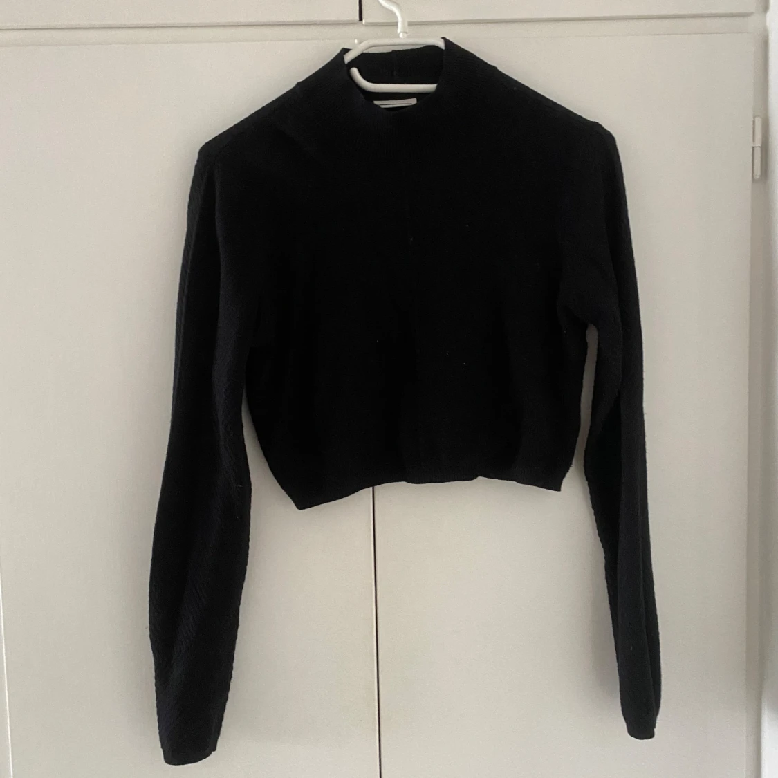 Tunt stickad crop top - 92