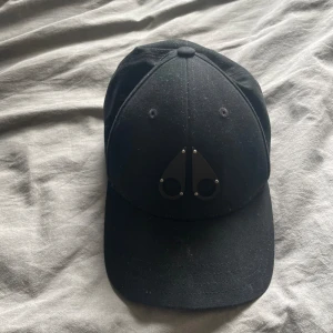 Moose knuckles  - Söker nu min moose knickers keps ja knappt använder längre. Priset går ju såklart att diskutera. Det är bara att skriva om du har några frågor 