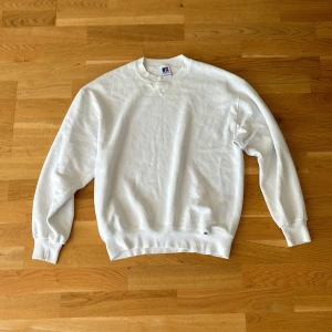 Russell Athletic crewneck  - Made in U.S.A. Russell Athletic tröja i bra skick, snygg och funkar till allt