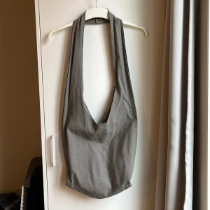Hobo bag / crossbody bag - Egengjord! Därmed ingen garanti på sömmarna men den har hållit mycket bra hittils!