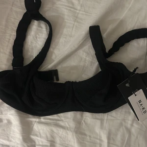 Bikini - Bikini överdel från nakd. Aldrig använd och med lappen kvar💕