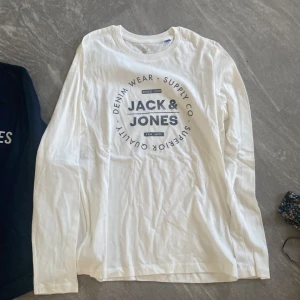 Jack Jones  - Jack Jones t shirt långärmad  Stl 176  