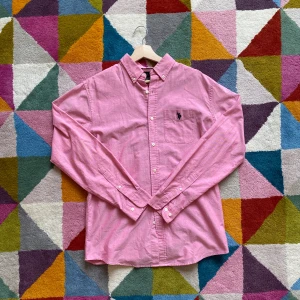 U.S. Polo Assn skjorta - Rosa skjorta från U.S. Polo Assn  Storlek M  Fint skick inga större flaws 8/10