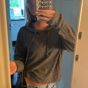 Stickad hoodie - Snygg och inte använd💕