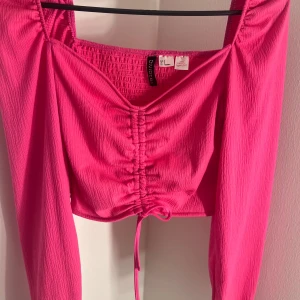 Rosa tröja  - Säljer den här jättesöta tröjan 💕