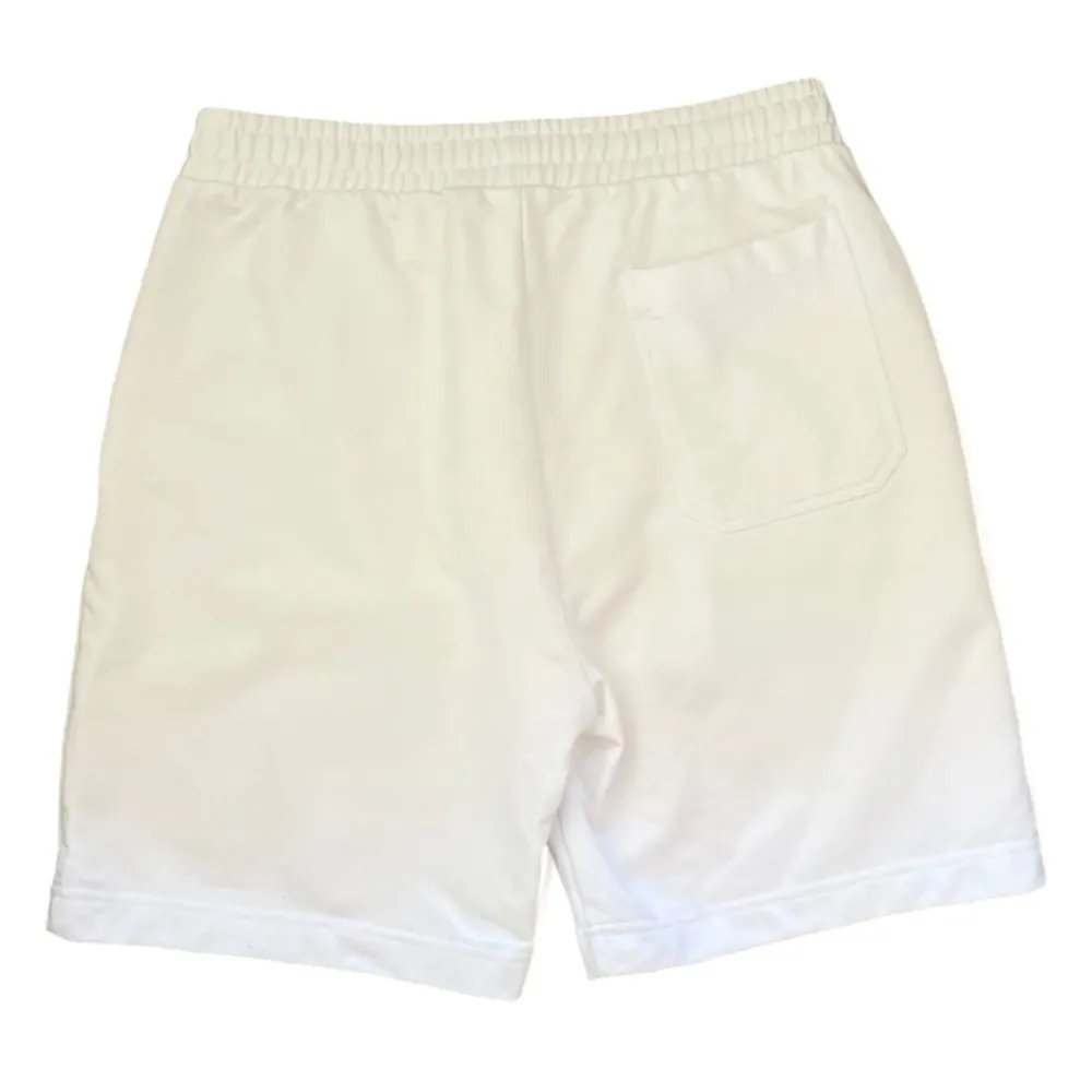 Vita Helmut Lang shorts i storlek large men passar medium. Aldrig använda, helt nya men saknar prislappen. Skriv i DM om ni är intresserade eller har frågor, kan även skicka fler bilder. Pris kan diskuteras. Shorts.