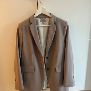 Beige/grå kavaj från hm - Storlek 38. Ny