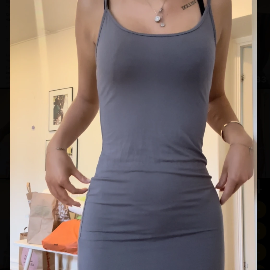 grå långklänning  - 90