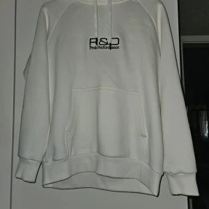 Peak performance hoodie R&D  - Peak performance hoodie R&D  Andvend 2-3 gå ger Orginal pris 1200