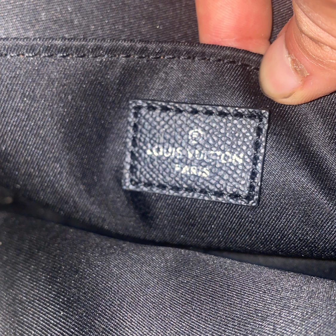 Lv väska äkta - 91