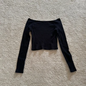 Off shoulder topp - Söt topp från Brandy Melville som inte längre kommer till användning. Skriv vid frågor💕