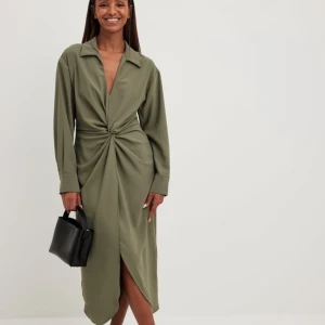 Nakd klänning  - Super fin sommarklänning 💞 Köptes förra sommarn för 600kr säljs pågrund av att den är för stor endast använd en gång 💞