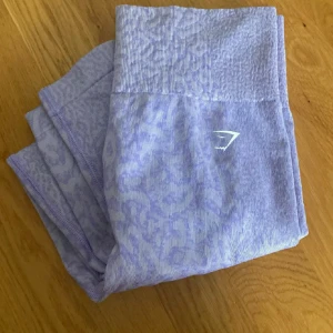 Träningstights  - Träningstights från gymshark i storlek s, passar xs. I fint skick!🩷priset går att diskutera