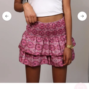 Kjol - Rosa kjol från Meet me there i storlek S/M, aldrig använd!!!