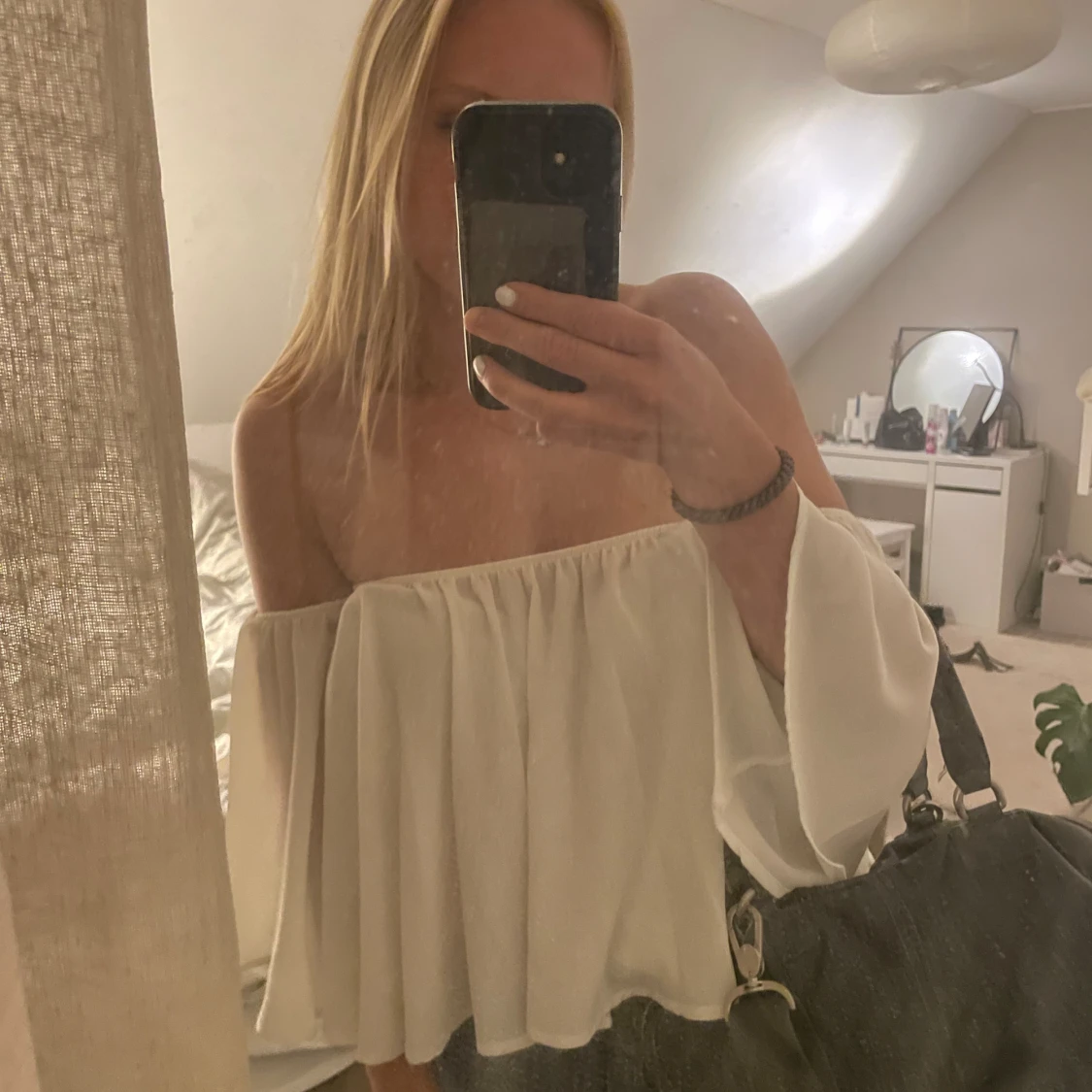 Fin offshoulder topp/blus