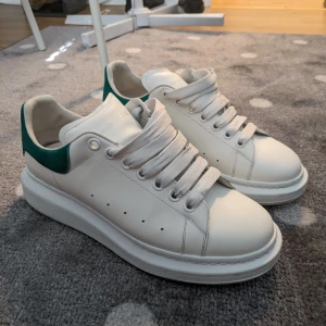 Alexander McQueen  - 2000 kr!