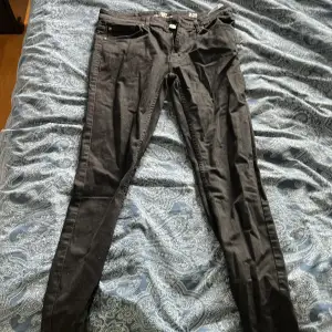 Svarta jeans perfekt skick storlek 31/34