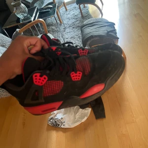 Jordan 4 red thunder - Storlek 45