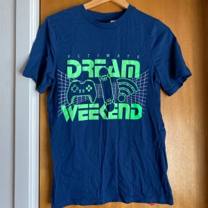 T-shirt  - Fint skick 