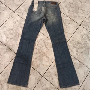 Utsvängda lågmidjade jeans - Jättesnygga jeans i bra skick 