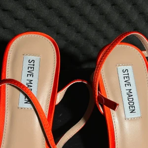 Steve madden - Säljer pga av för liten Stl  Har aldrig använt dom.