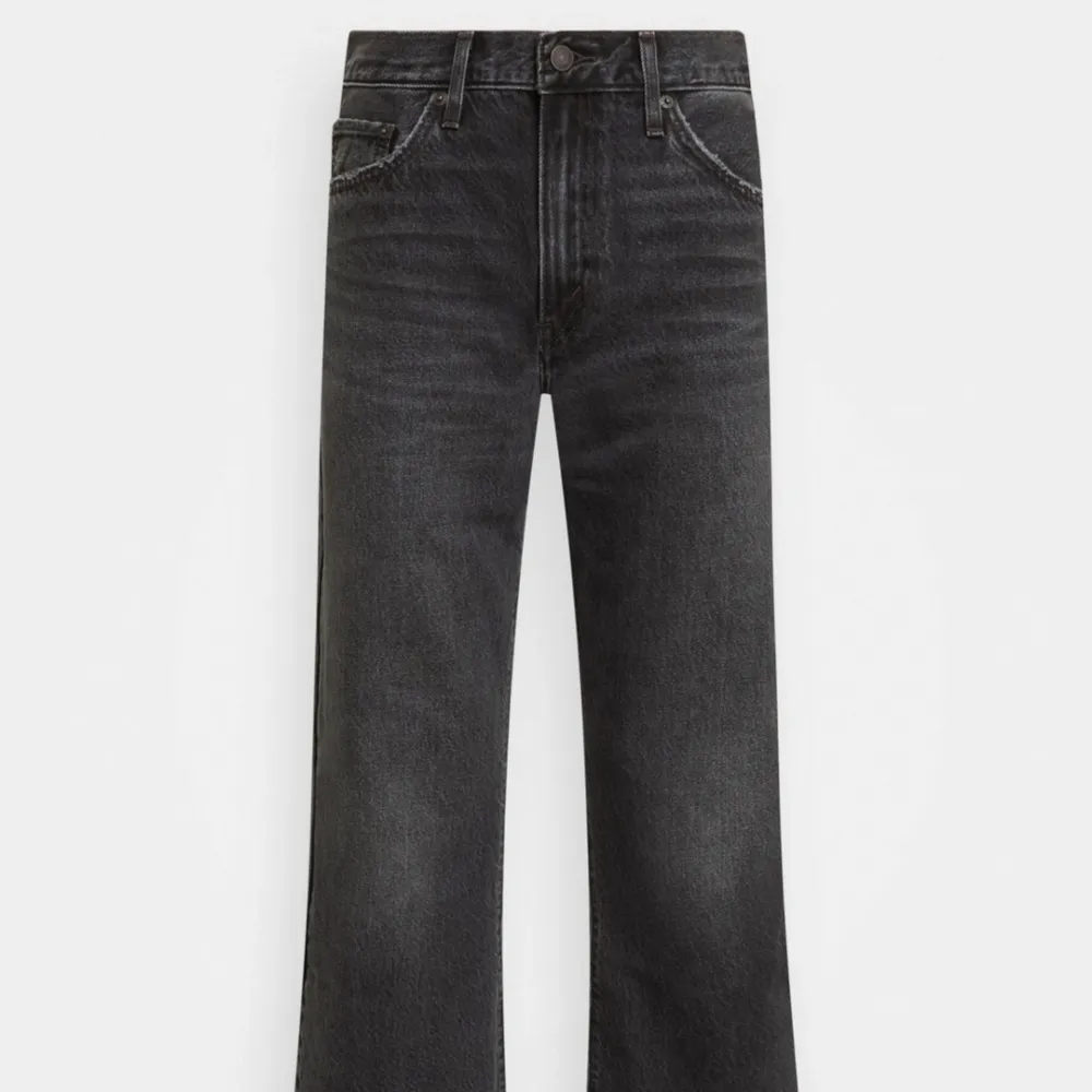 Söker dessa jeansen i storlek 26 eller 27😻. Jeans & Byxor.