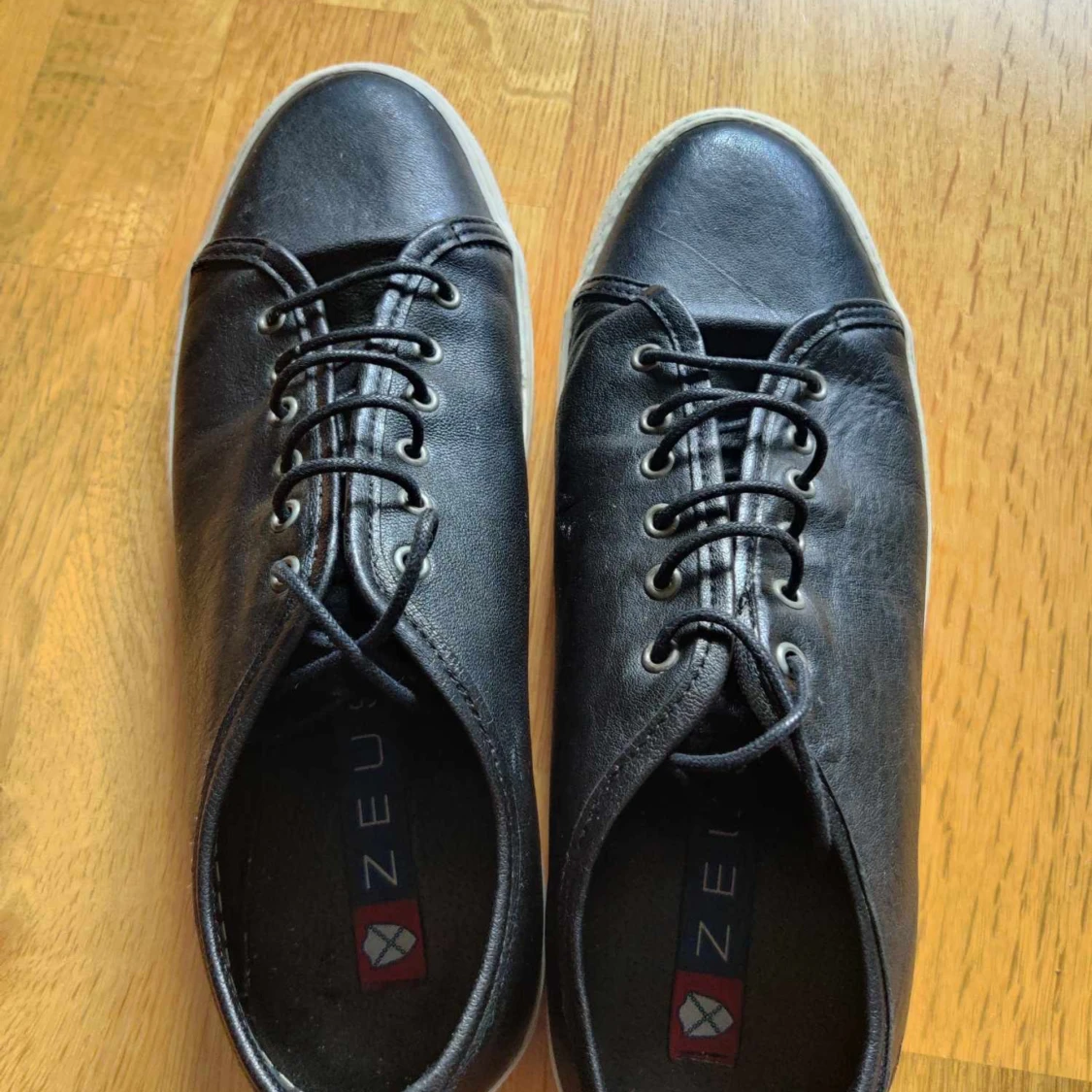 Svarta skor storlek 44 - 90