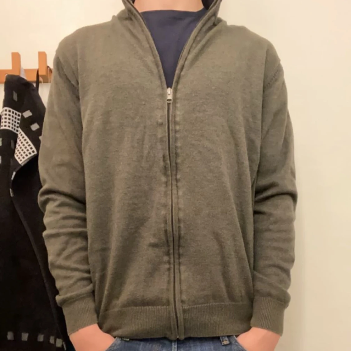 Carl William stickad zip up