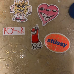 stussy klistermärken  - Stussy/Polar Skate samt Ettersex klistermärken. Först till kvarn 