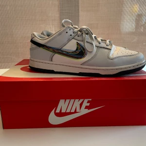 Nike dunk - Säljer mina nike dunks skor då jag inte använder dom längre storlek 44