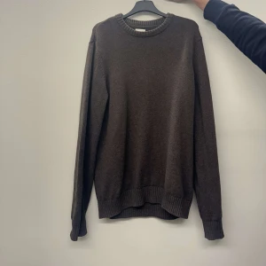 Stickad tröja från Dobber  - En stickad tröja från dobber i storlek M, används inte längre, skriv om man vill ha fler bilder👍