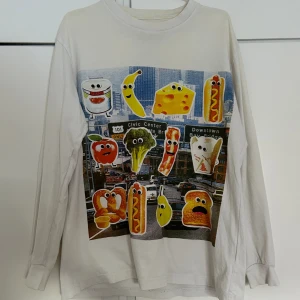 Palace Tröja - En snygg tröja jag köpte för många år sen i bra skick men blivit för liten tyvärr..