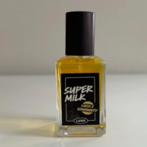 Super milk parfym  - Säljer för 1000, då det var de jag köpte den för på tradera. Säljer för jag hittat en annan slutsåld parfym på tradera som är min favorit och har inte råd att ha kvar denna och köpa den andra. Helt oanvänd. 